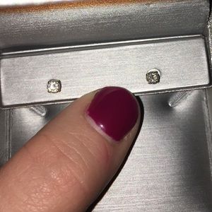 1/4cttw Diamond Earrings Set in 10K Yellow Gold